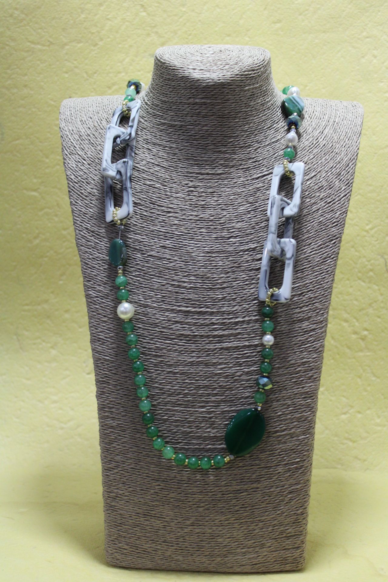 Collana lunga RESINA e PIETRE