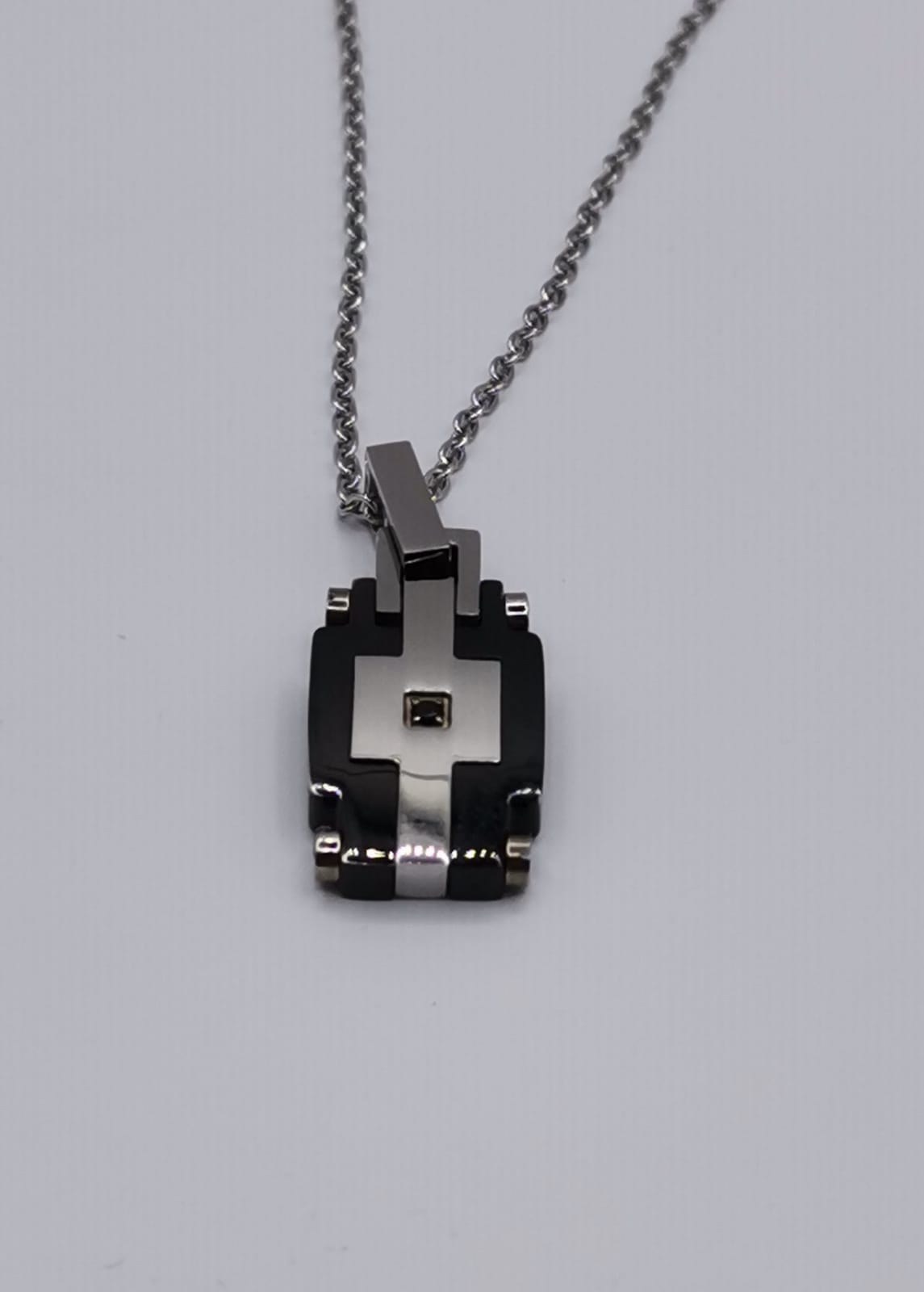 GIROCOLLO CON PENDENTE IN ACCIAIO E CRISTALLO